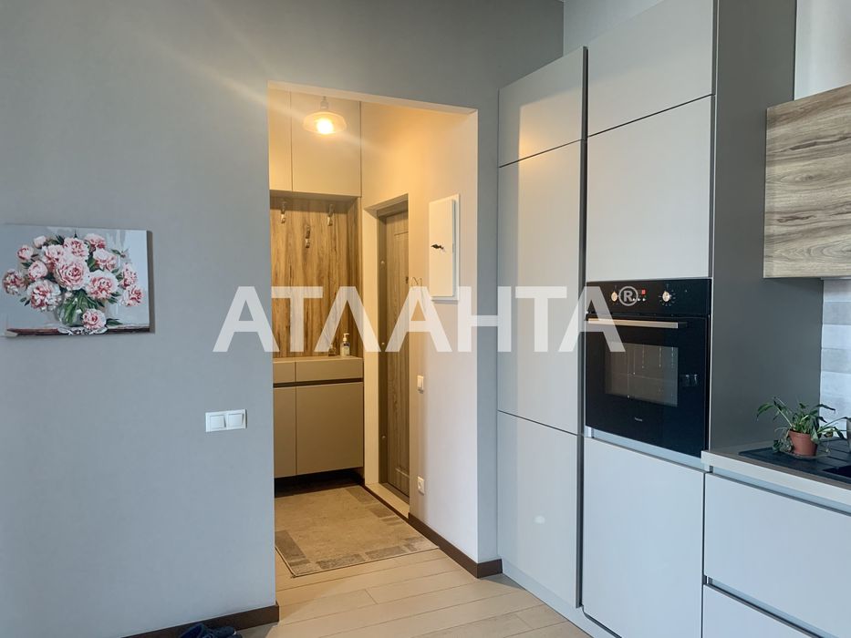 2-комнатная с ремонтом и мебелью . ЖК Француский . Вид на море .