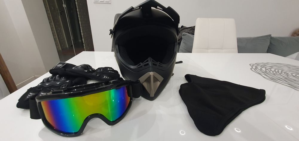 Kask Crossowy na motor,hulajnoge