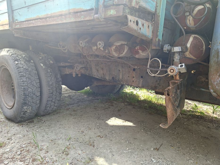 Зіл 130 з документами
