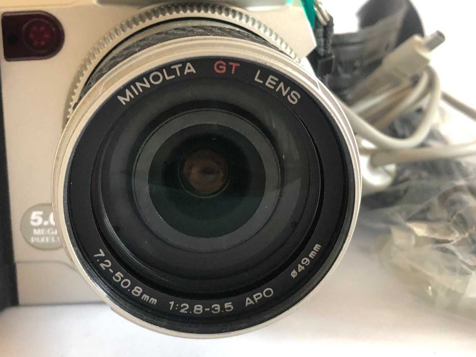 Цифрова камера Minolta DiMAGE 7i CCD комплект коробка