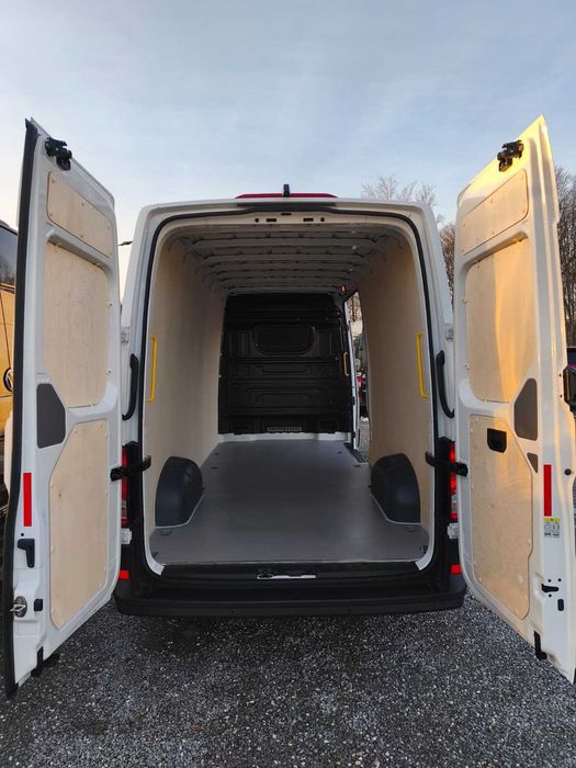 VW Crafter L4H3 Standardowa zabudowa wnętrza auta ze sklejki
