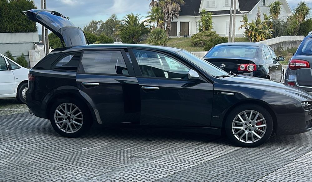 Alfa Romeo 159 completa p/peças
