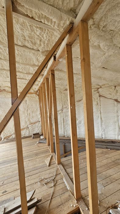 Утеплення Пінополіуретаном,Піною(ППУ)дахів,перекриття,каркасники,ангар