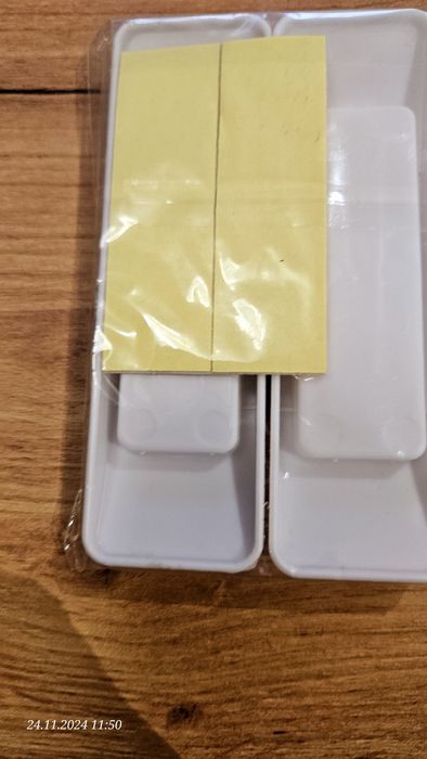 Pochwyt do drzwi przesuwnych szafy biały