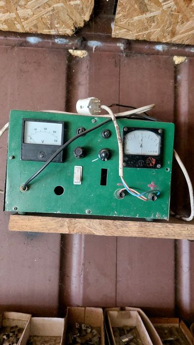 Продам зарядний пристрій