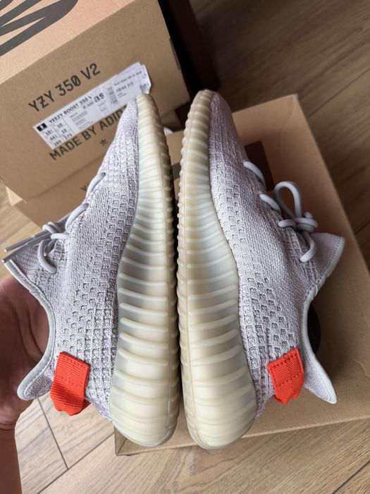 Adidas Yeezy Tail Light buty sneakersy szare niskie 43 1/3