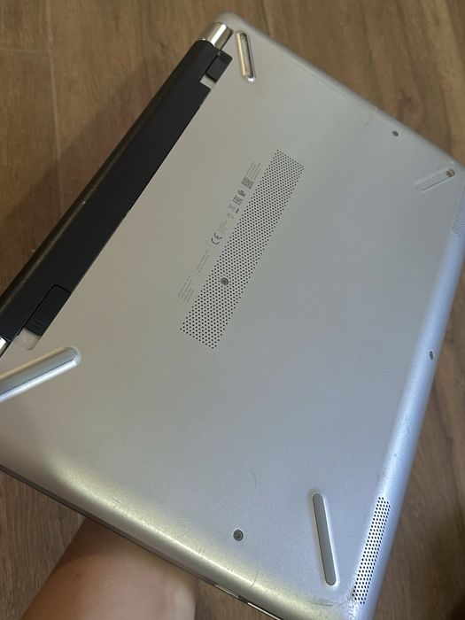 Portátil HP 15-bw020np, AMD A9, 8GB RAM, 1TB HDD, com carregador e mala