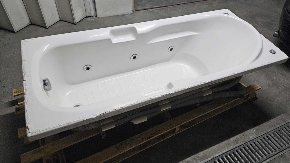 Banheira de hidromassagem usada