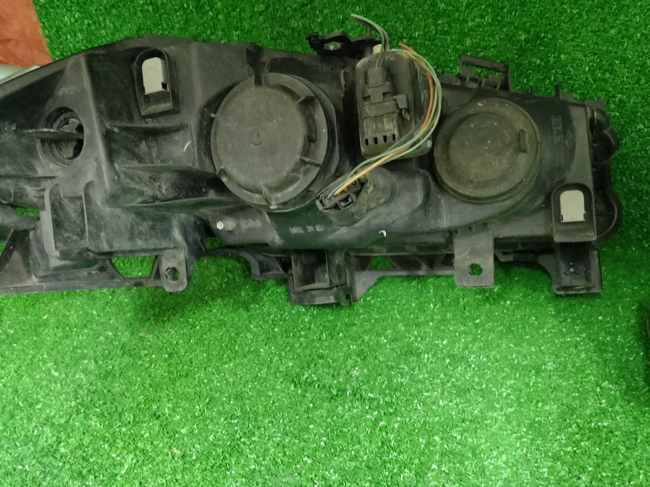 Renault MEGANE II , EU, Valeo, lampy przód prawa , lewa.