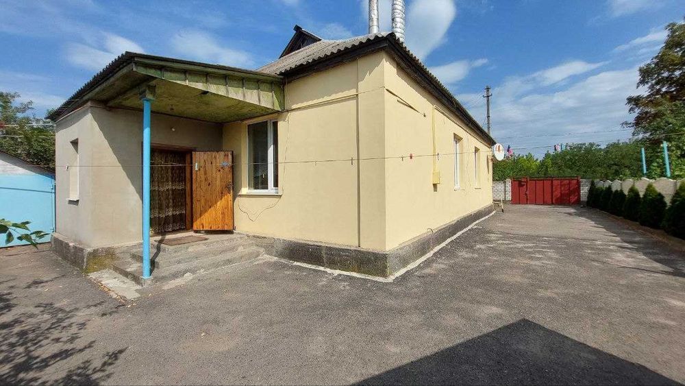 Продам будинок м. Зміїв