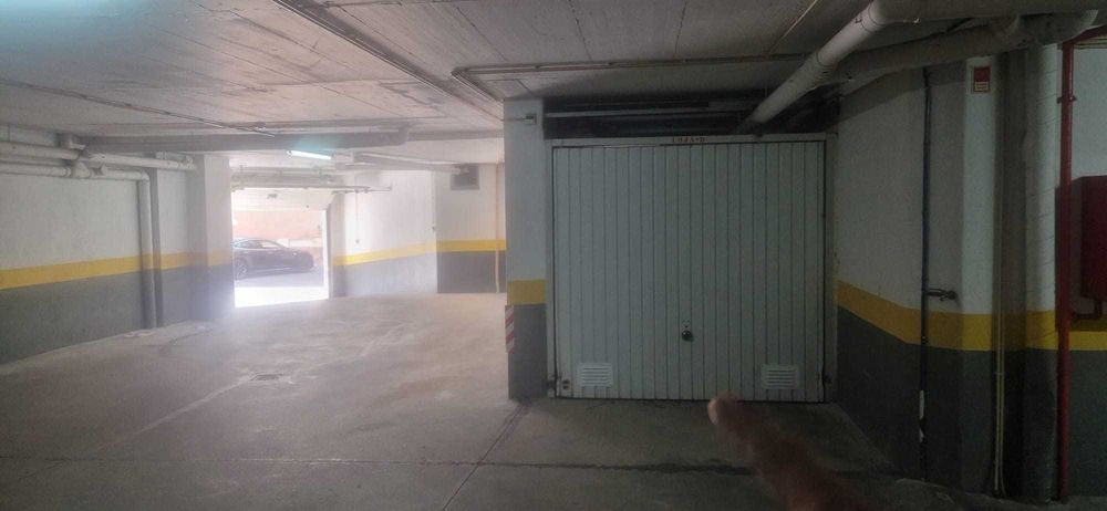 Venda Loja 87m2 c/ terraço + boxe fechada