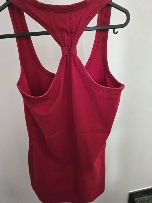 Top vermelho comprido