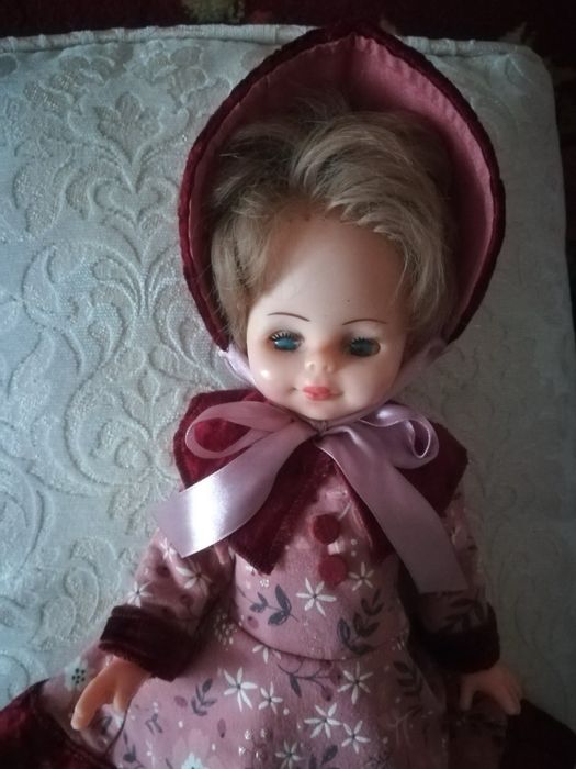 Платье и капор на куклу
