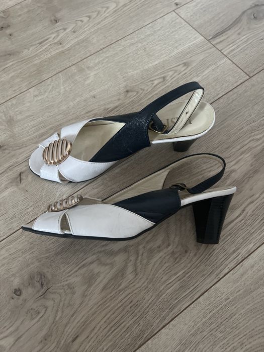 Босоножки кожа женские 39р 24,5см босоніжки жіночі каблук 5см