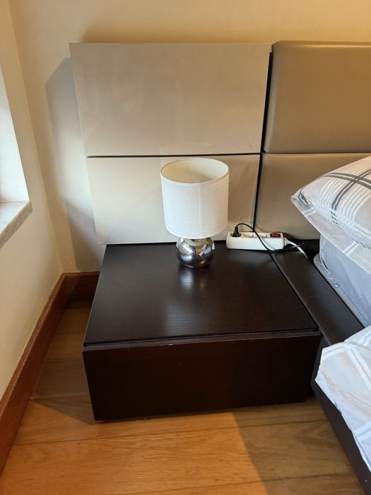 Quarto de casal completo em lacado e madeira , tons castanho e beje