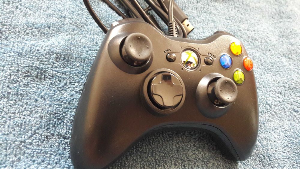 Геймпад на Xbox 360 черный