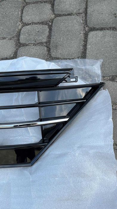Решітка VOLKSWAGEN TIGUAN 2 R-Line 2016- 2020 року