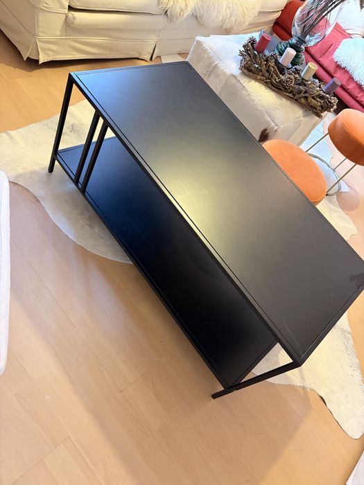 Modny stolik kawowy KUMLINGE metal stol