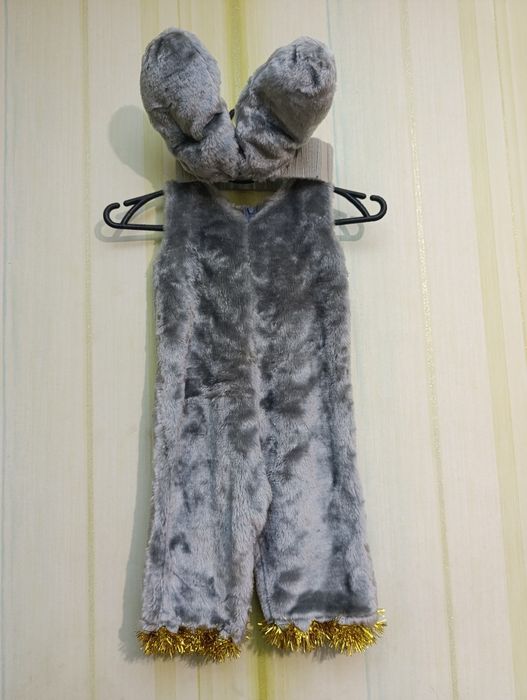 Костюм зайчика дитячий маскарадний