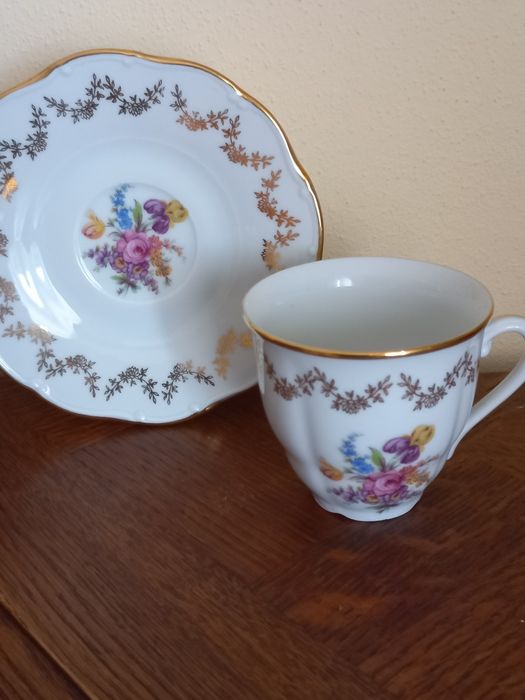 Komplet porcelanowych filiżanek- Czechosłowacja lata 70. XX w.- 6 szt.