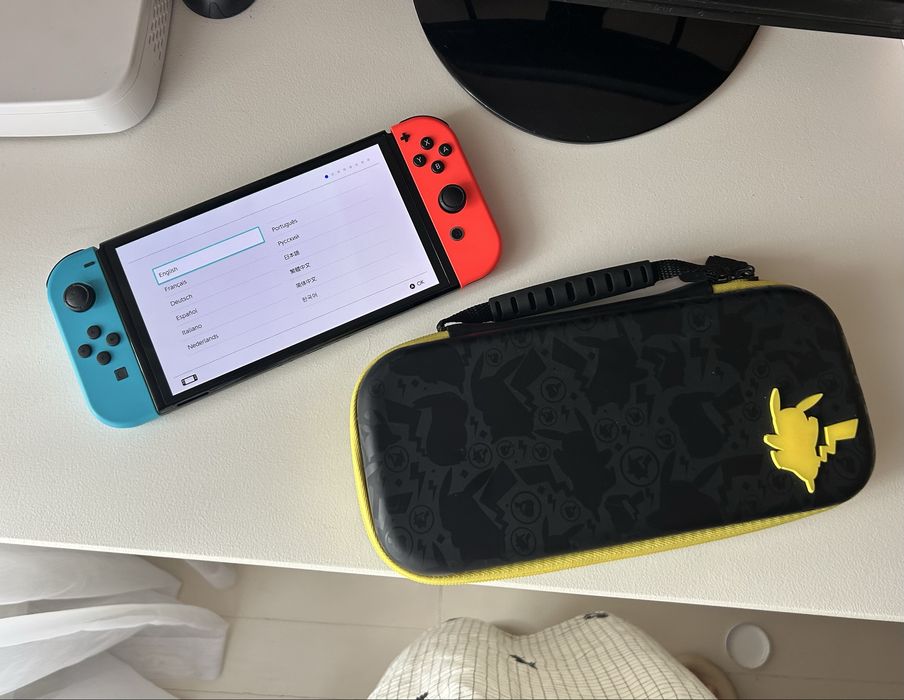 Nintendo Switch 64 GB OLED + gratis