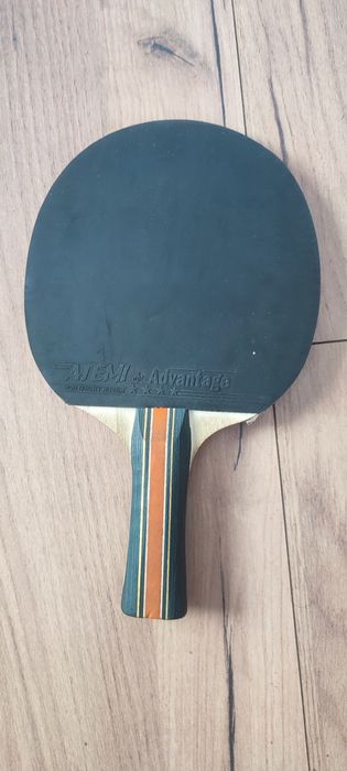 Продам тенісну ракетку