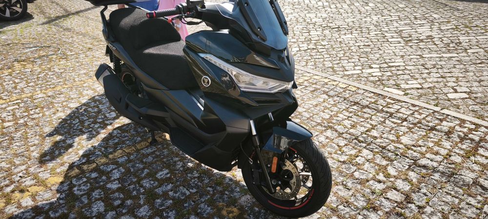 Voge sr4 2023 como nova