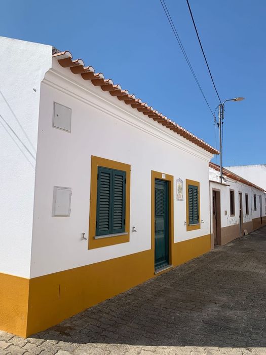 T2 + 1  95m2 úteis 165m2 brutos