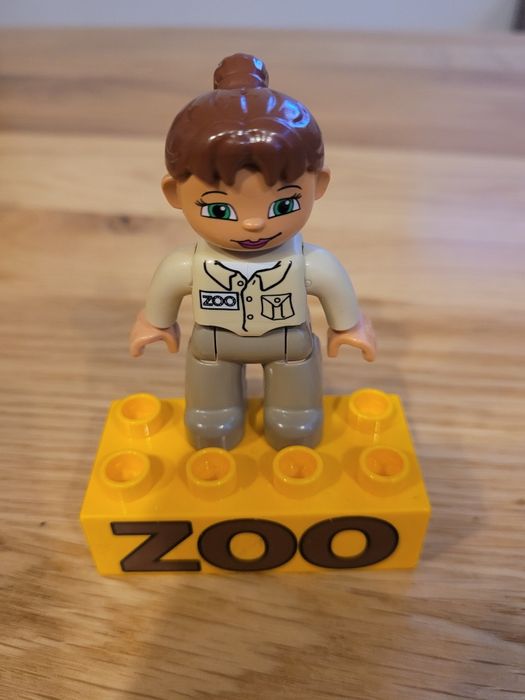 Pracownica zoo lego duplo