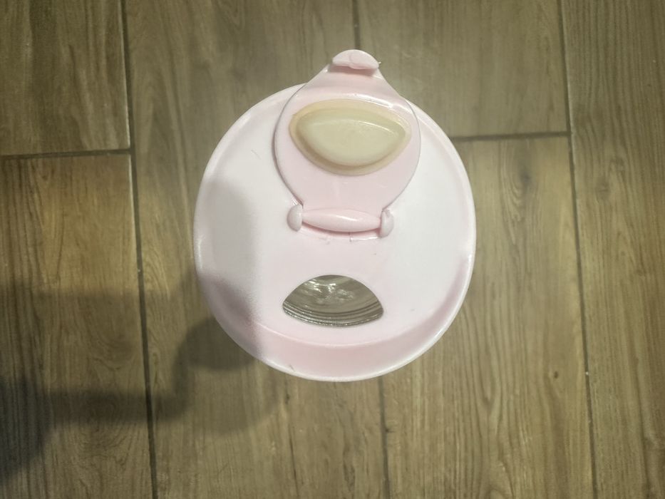 Szklany dzbanek z zamknieciem