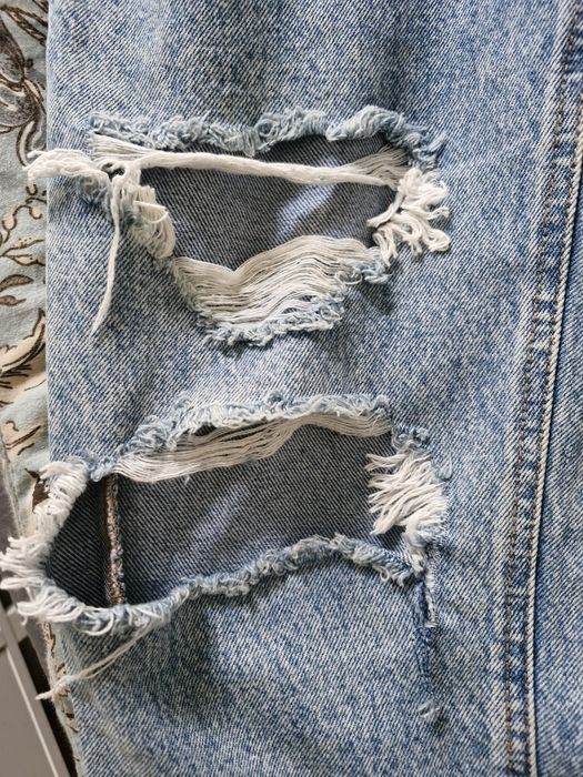 Jeansy z dziurami Pull&Bear rozmiar 38