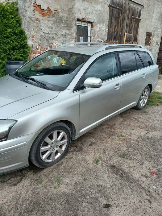 Toyota Avensis 2.2 2006r.