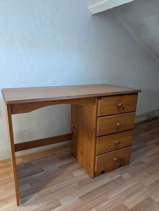 Secretária Pinho de mel