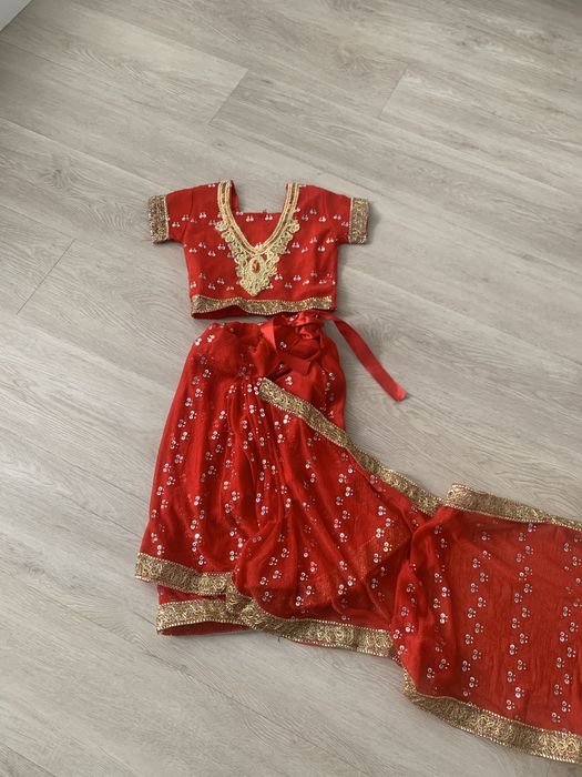 Костюми для дівчат