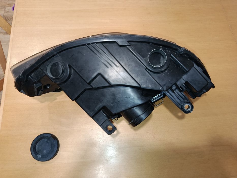 Lampa lewy przód Ibiza 4 6j