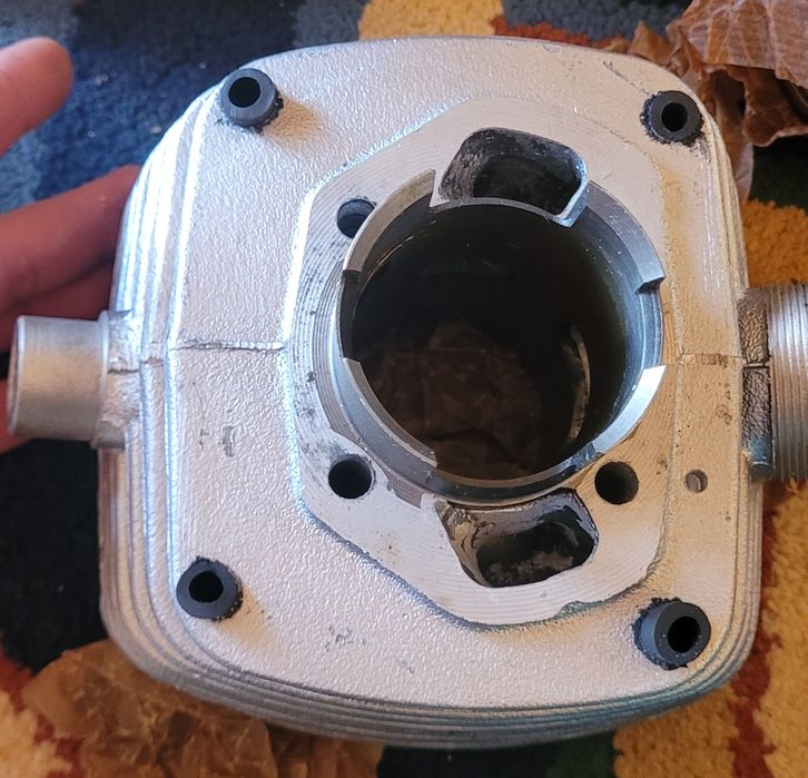 Nowy oryginalny cylinder WSK 125 ZMD PRL