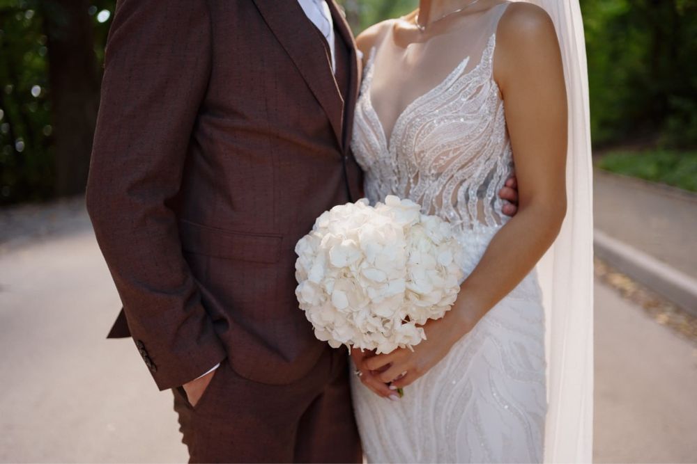 Весільна сукня