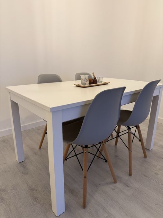 Conjunto ikea mesa e 4 cadeiras