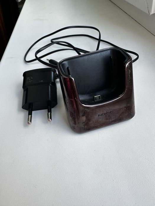 Док станция /зарядка/стакан nokia 8800  DT-19