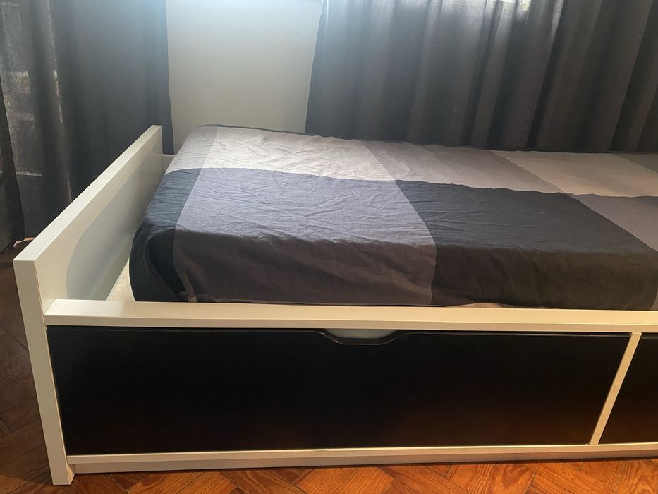 Cama e estrado ikea