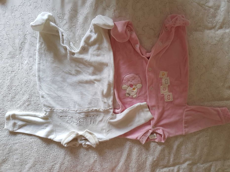 Bodies, pijamas, calças e casaco 1 mês