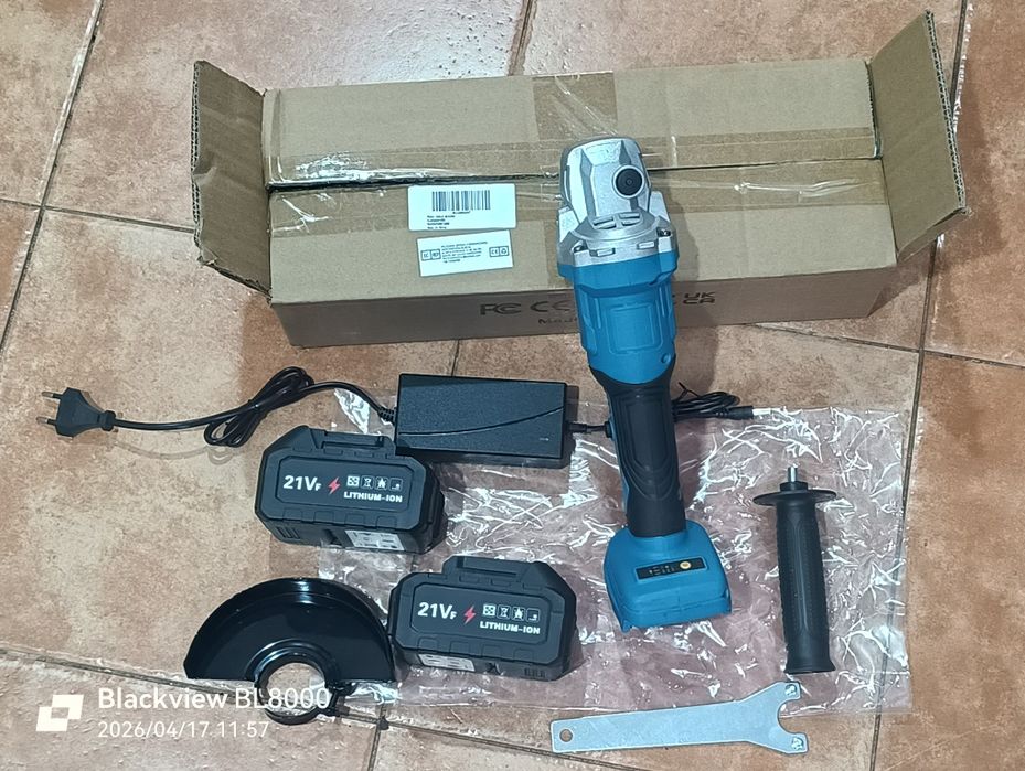 Rebarbadoras novas com 2 baterias
