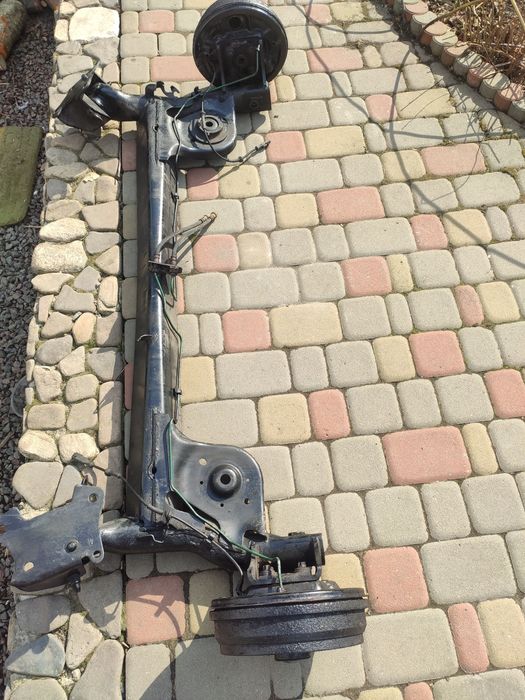 Балка задня Dacia Logan MCV, 555016396R Або по запчастинах