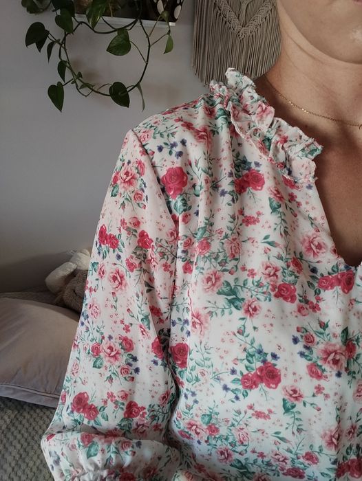 Sukienka kwiatki szyfonowa