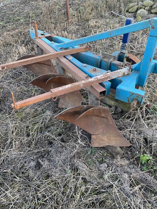 Плуг польський на МТЗ ЮМЗ Т-40