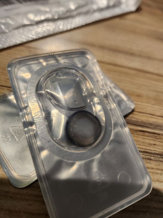 Soczewki kontaktowe z brokatem