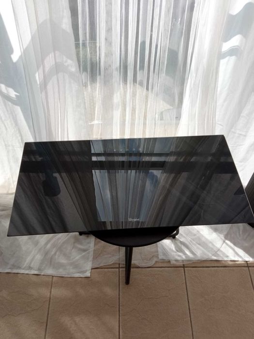 Przednia szyba do okapu do Whirlpool AKR 039 G BL