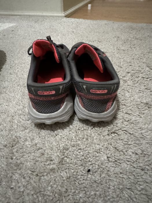 Tenis Skechers GoRun 37