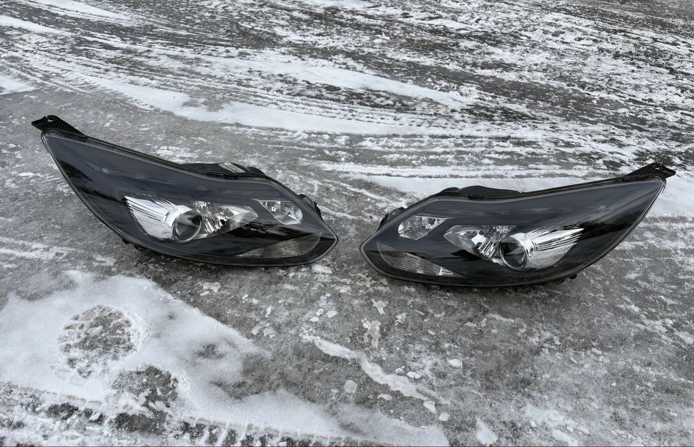 Lampy przednie Ford Focus mk3  RS bi xenon led EU czarne cale KOMPLET