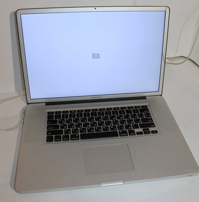 Macbook Pro 17インチ i7/16GB/SSD512GB 2011 Macbook Pro 17-inch 2.5GHz i7 - 17